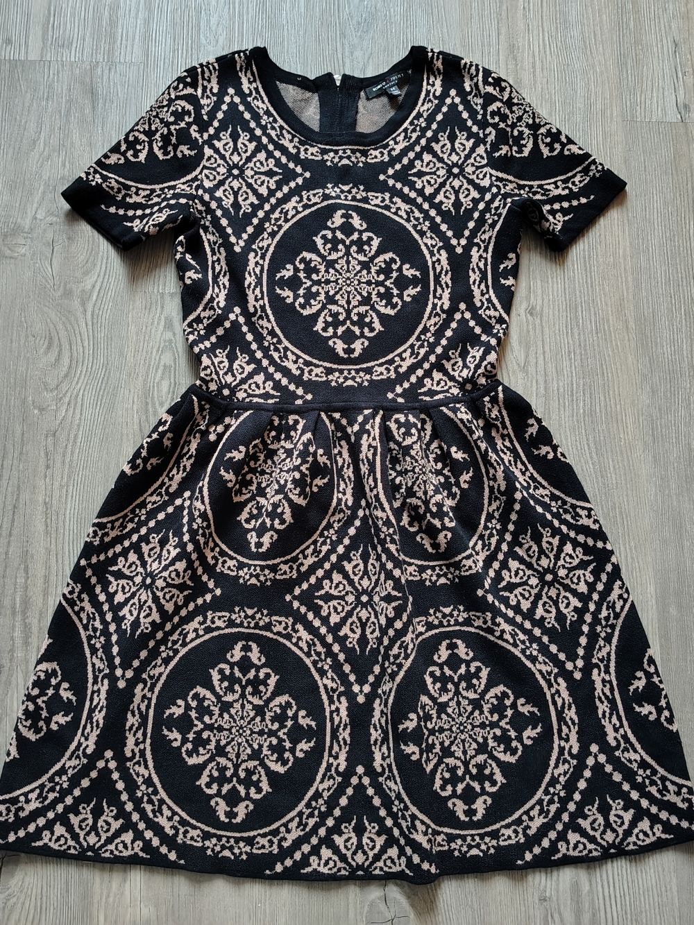 Romeo & Juliet Couture Boho Floral Fit & Flare Knit Dress Black/Beige Size M